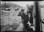 Från Stockholms Segel Sällskaps allmänna kappsegling 14 augusti 1904.  Kvinnan längst fram är Ingeborg (