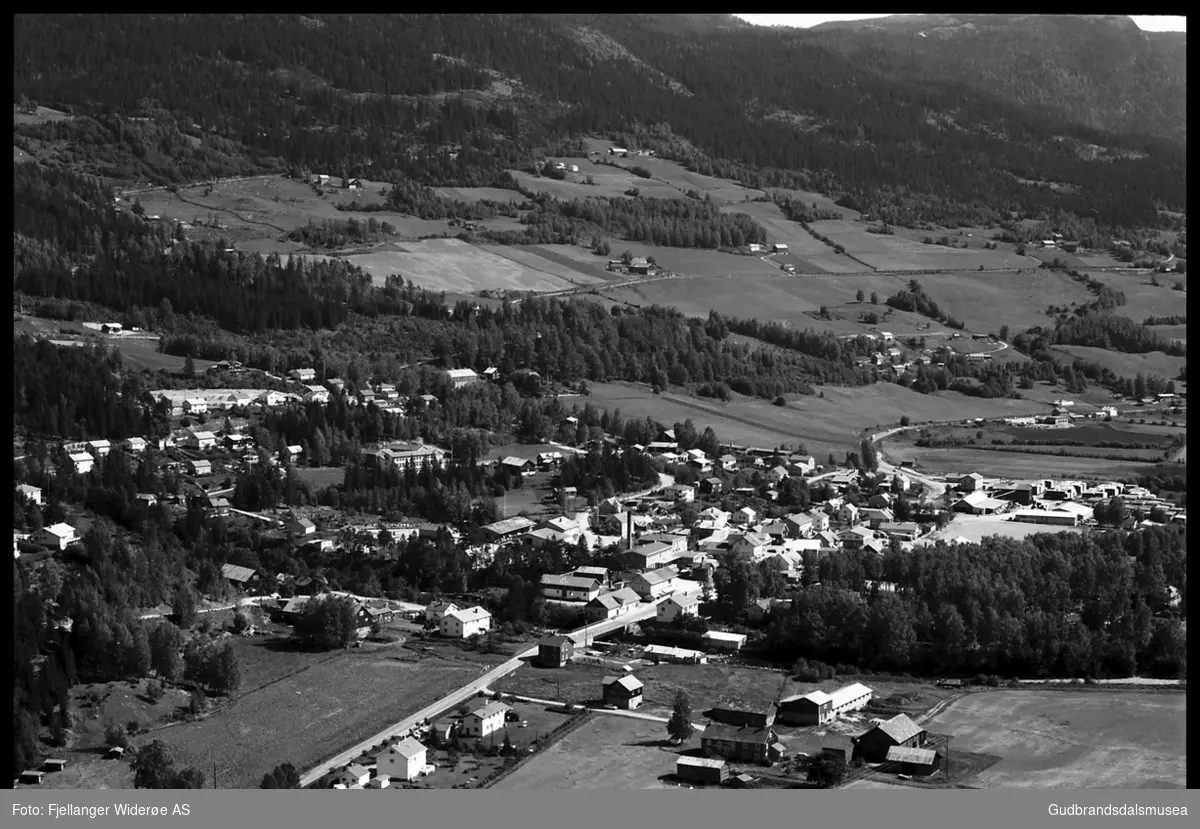 Fåvang sentrum sett fra nord.