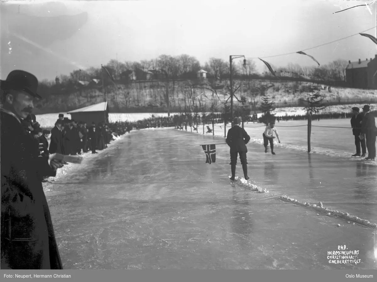 Bislett stadion, skøyteløp, skøyteløpere, publikum