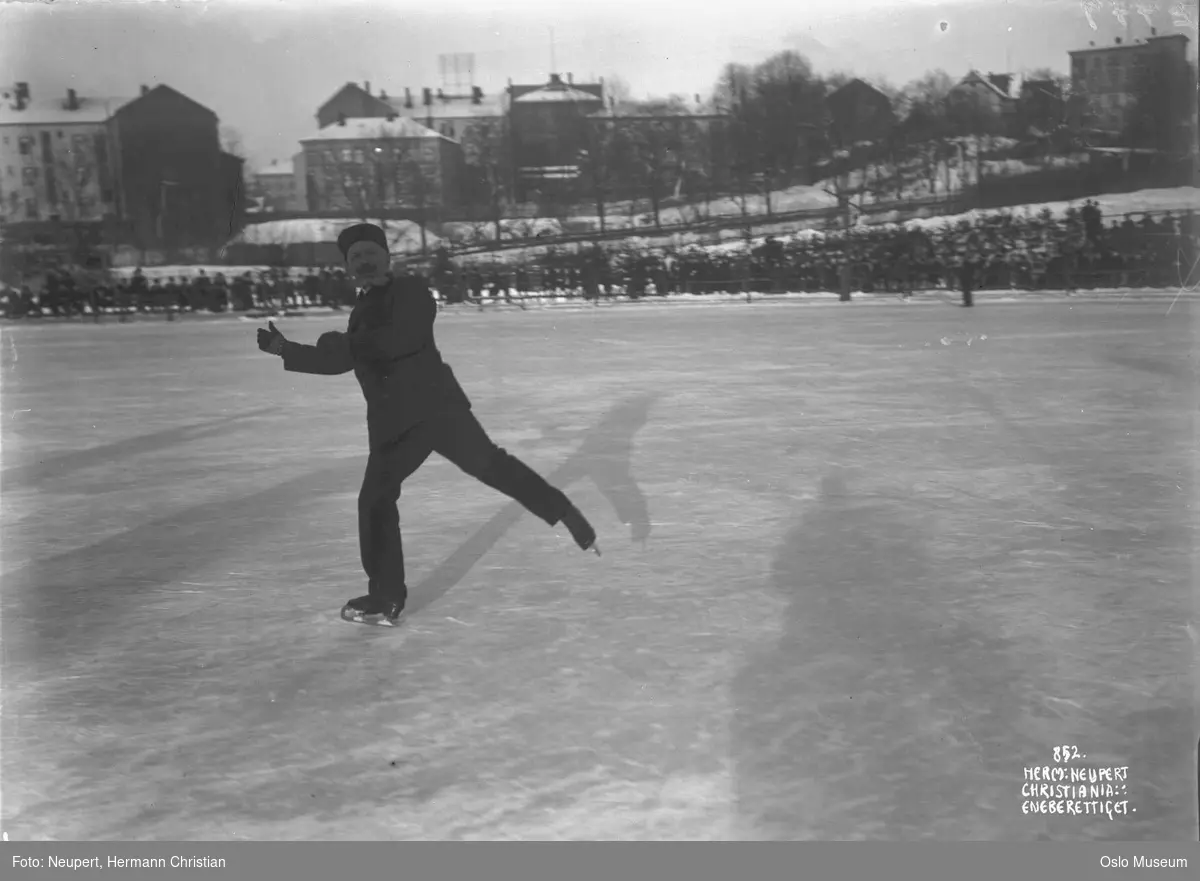 Bislett stadion, skøyteløp, skøyteløpere, publikum