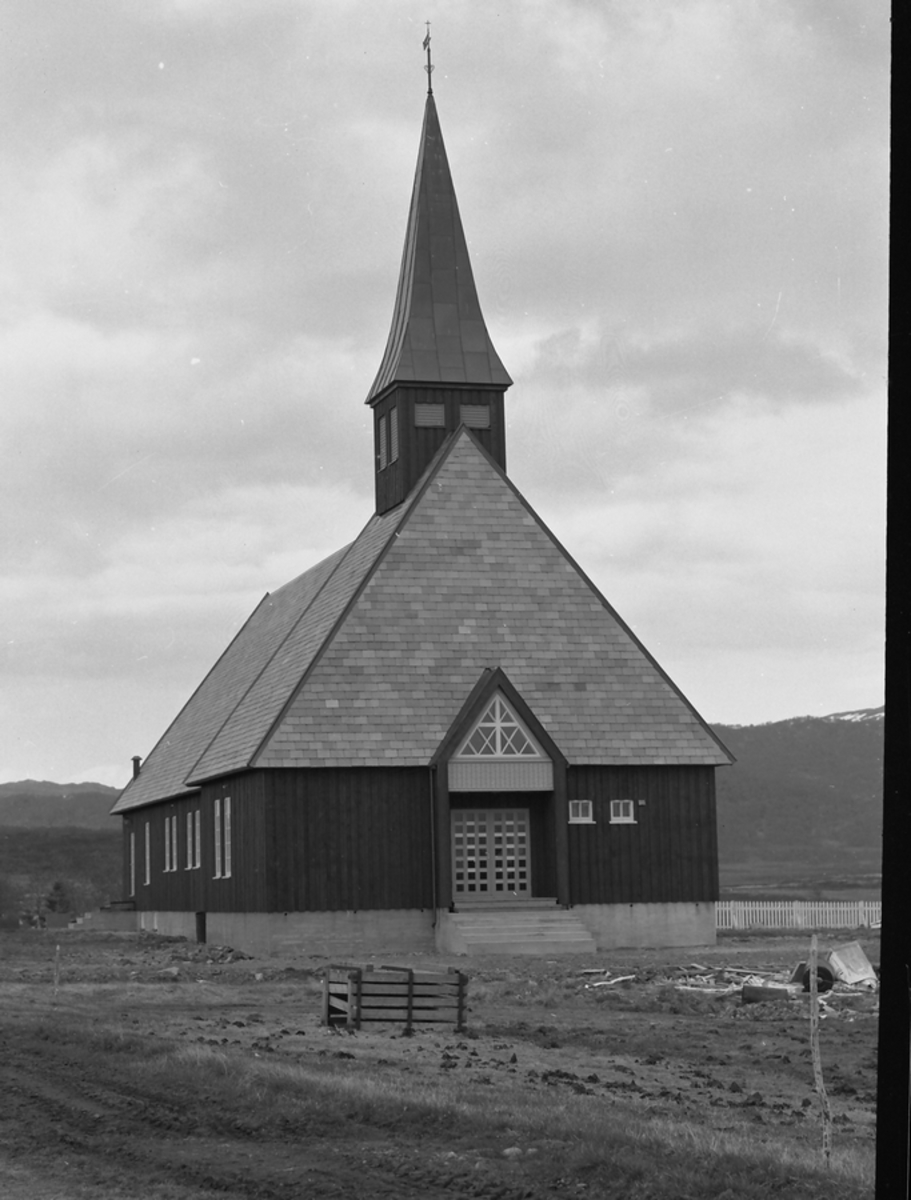 Indre Eidsfjord kirke på Holmstad i Sortland 1970. Kirka ble innviet dette året.