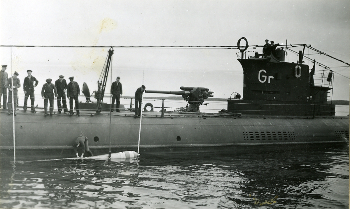 Bärgning av torped.