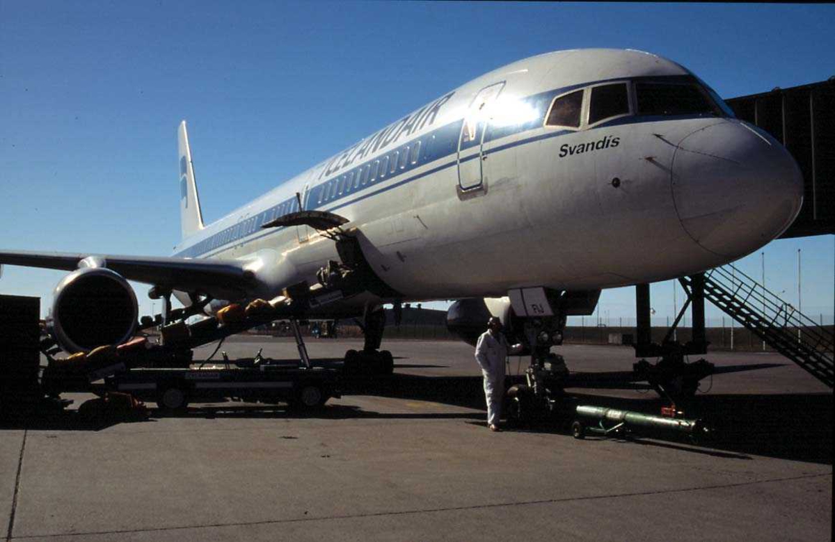 Lufthavn, Fly på bakken, Being 757 200/300, fra Icelandair