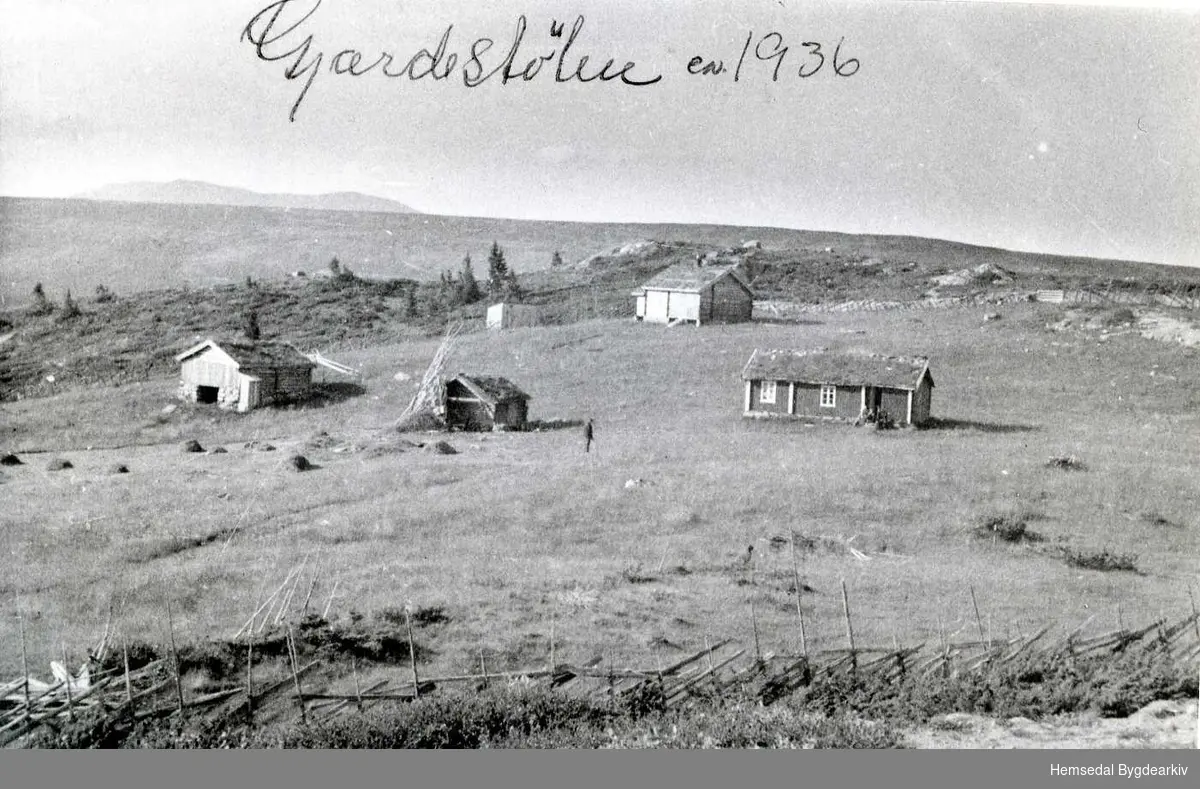 Gjærdestølen 51/11 kring  1936. Stølen ligg i stølsområdet Eikrestølane i Hemsedal.