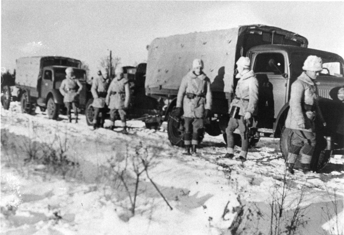 Fordon på marsch, 3.Batt. A 6. Förstärkt försvarsberedskap, vinter.