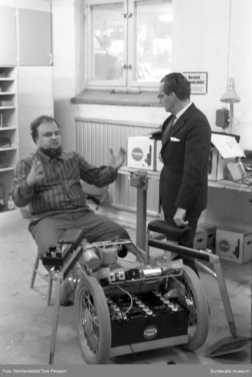 Teknisk hjälp till handikappade, Permobil. Reportage i Läkartidningen.