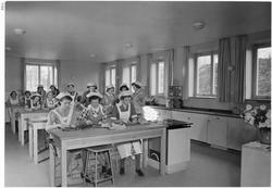 Lyceum för flickor (Östermalmsskolan)
Interiör Skolkök med e