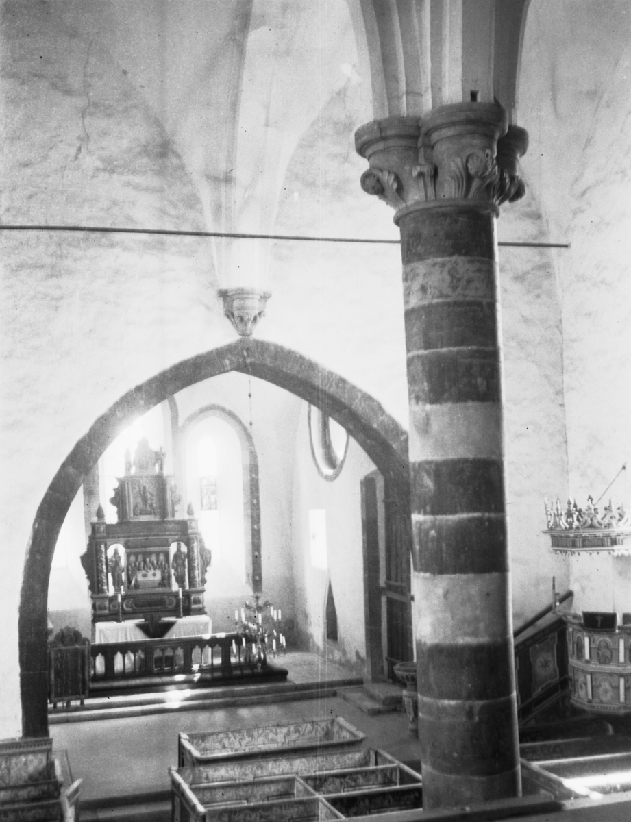 Rone kyrka; Okänd Resebilder Stockholm, Sverige, Italien mm
Interiör