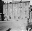 Skeppsbron 42, Stockholm
Exteriör

Svensk arkitektur: kyrkor, herrgårdar med mera fotograferade av Arkitekturminnesföreningen 1908-23.