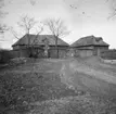 Vid Roslagstull, Stockholm
Exteriör

Svensk arkitektur: kyrkor, herrgårdar med mera fotograferade av Arkitekturminnesföreningen 1908-23.