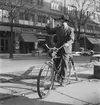 Man på Crescentcykel vid Sveavägen 86
Exteriör