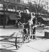 Man på Crescentcykel vid Sveavägen 86
Exteriör