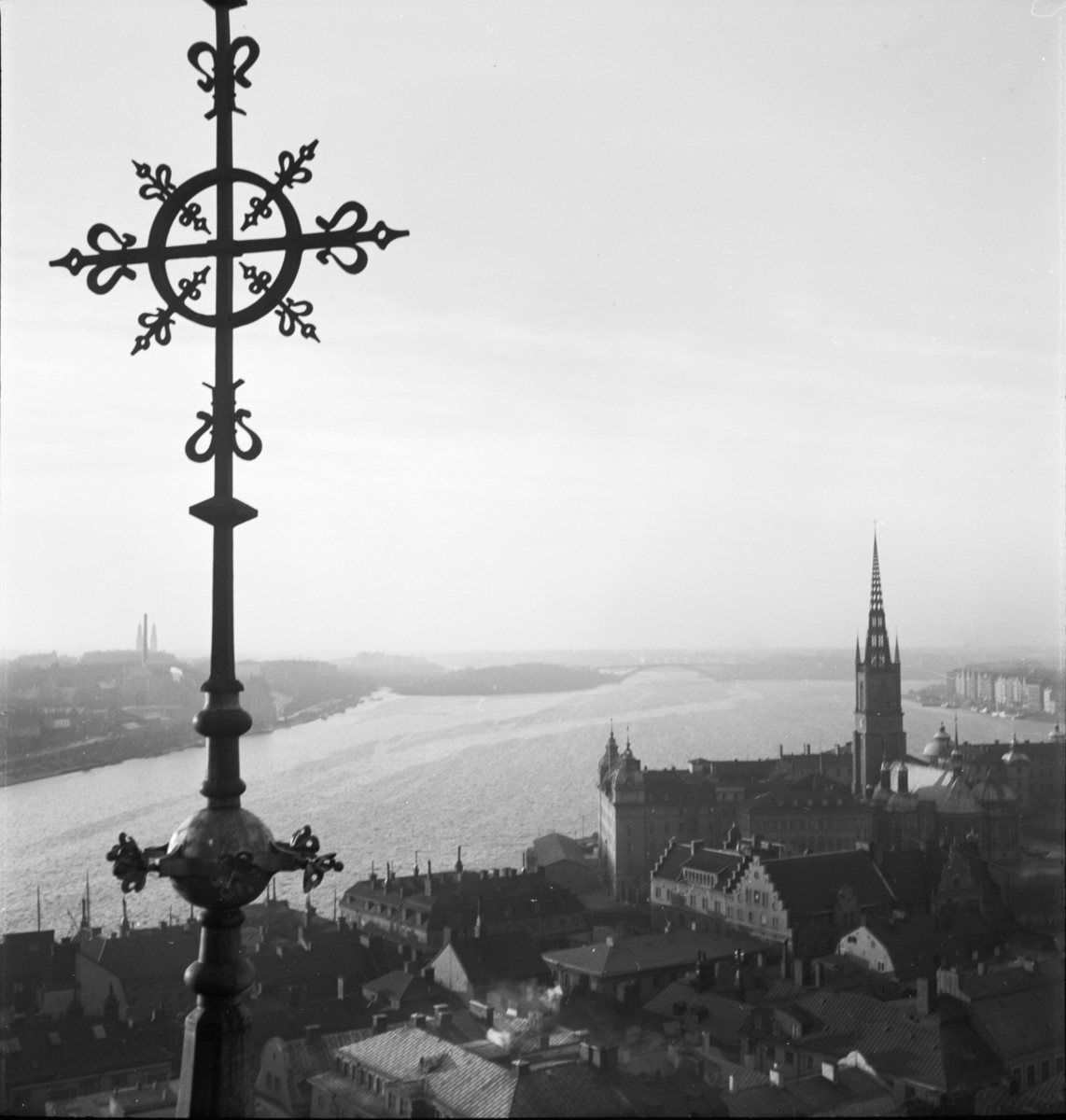 Utsikt mot Riddarholmskyrkan från Tyska kyrkans torn, Stockholm
Exteriör