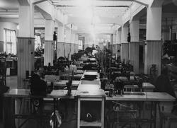 Rader med symaskiner