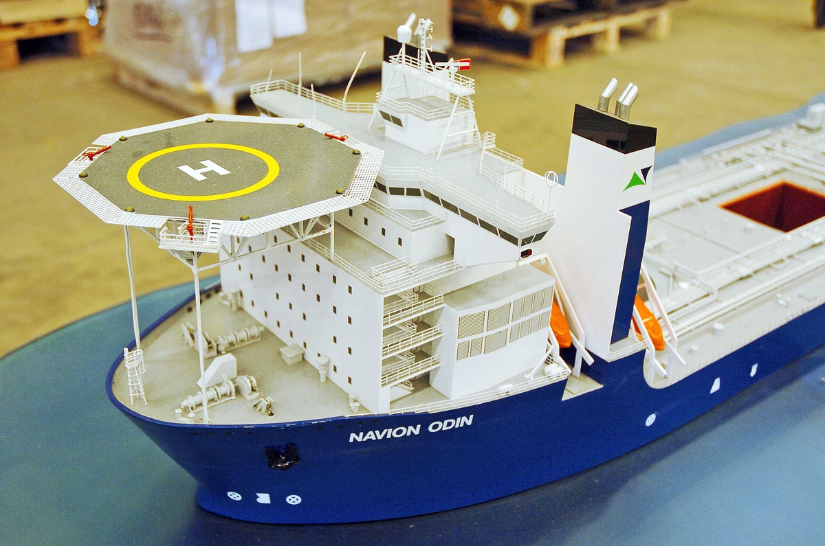 Modell av Navion Odin. Tankskipet er en bøyelaster.