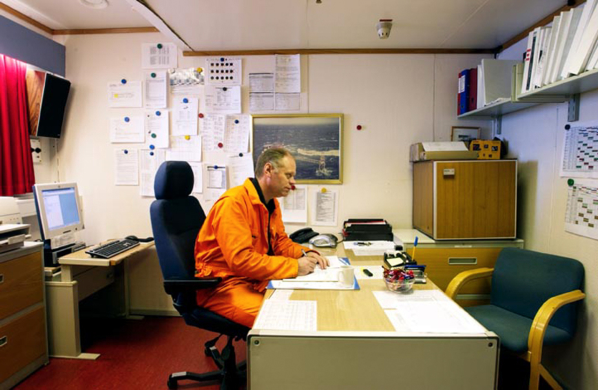 Edda 2/7 C.  Supervisor office (sjef-, oppsynsmanns kontoret). Modul Q 02, Rig manager, Plattformsjef Arild Helle