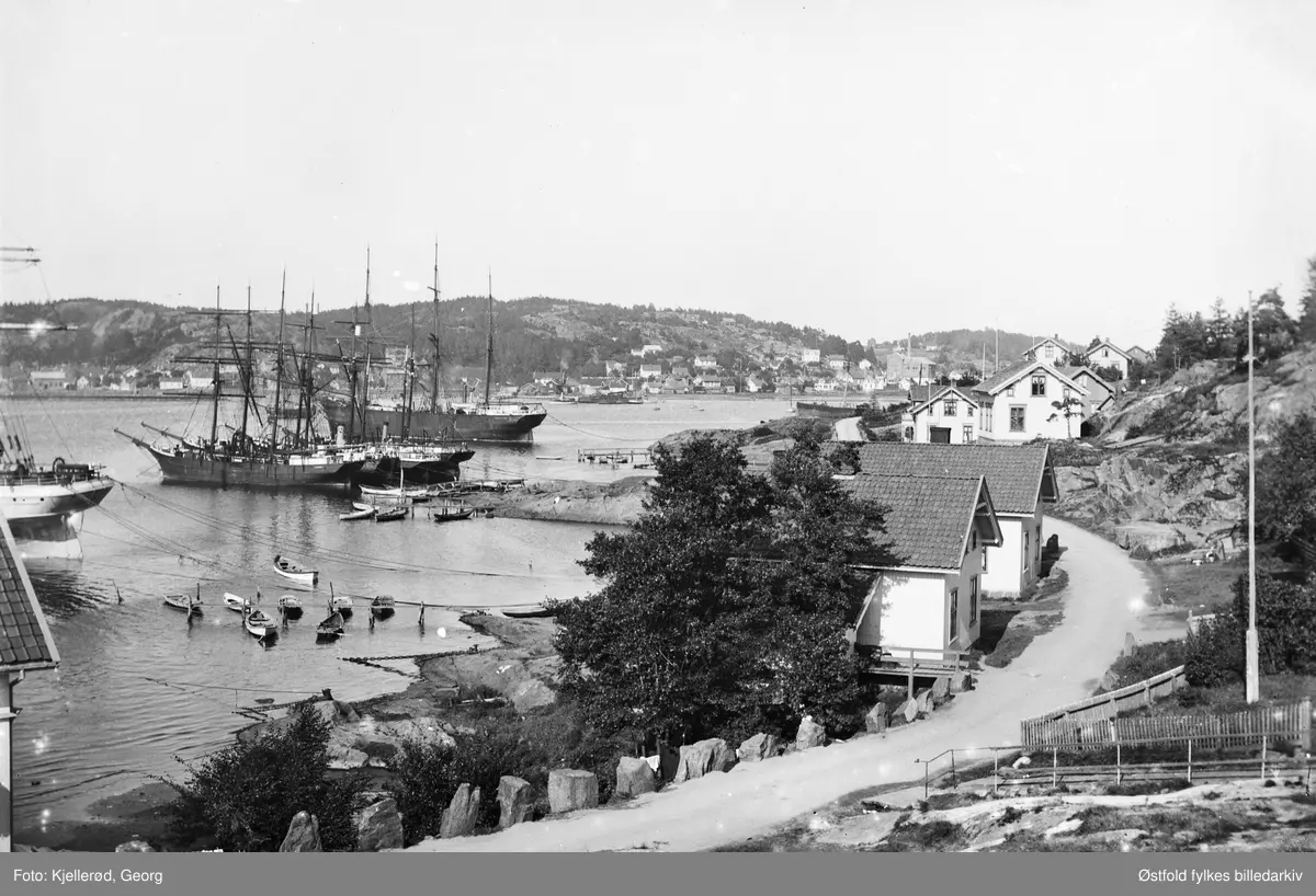 Framnes/Huvik i Sandefjord.
De to hvite husene inntil veien er Glasgow husene. Idag eksisterer kun et av husene, samt at veien går på vestsiden av huset, ikke østsiden som på bildet.