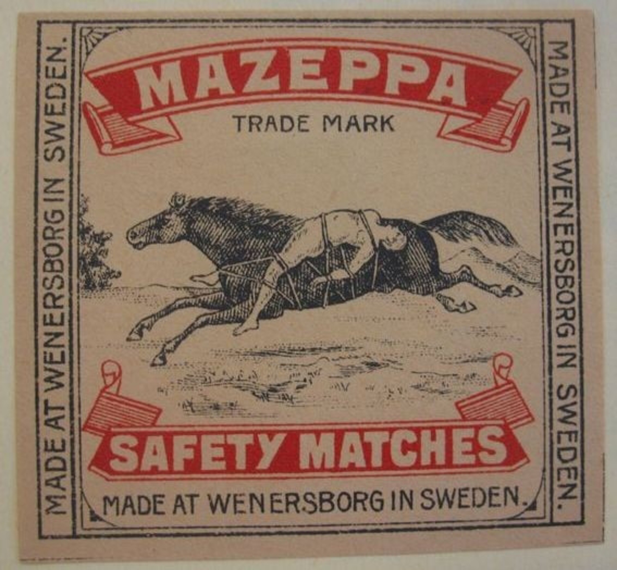 Etiketten tillhör en samling insatta i ett album med 478 st. tändsticksetiketter, Huvudsakligen från Vänersborgs Tändsticksfabrik, vilken hade tillverkning åren 1848-1932.

11 st av etiketterna härrör från Ellbo Tändsticksfabrik, Lilla Edet, med tillverkning åren 1867 -1895.

Säljaren av etiketterna har varit samlare och har ingen direkt anknytning till tändsticksfabrikerna. Länsmuseet inköpte etiketterna då de utgör ett intressant källmaterial till vetskap om en för länet och landet viktig industri. I köpet ingick även tre askar, där en var fylld med tändstickor och en annan saknade etikett.
