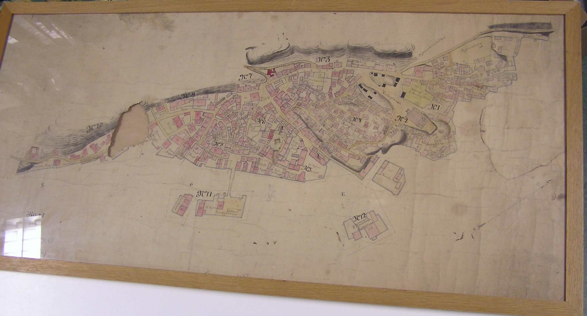 bydel : fra bukta ved stillnestangen til Barthebrygga.
Gamle Kragerø sentrum