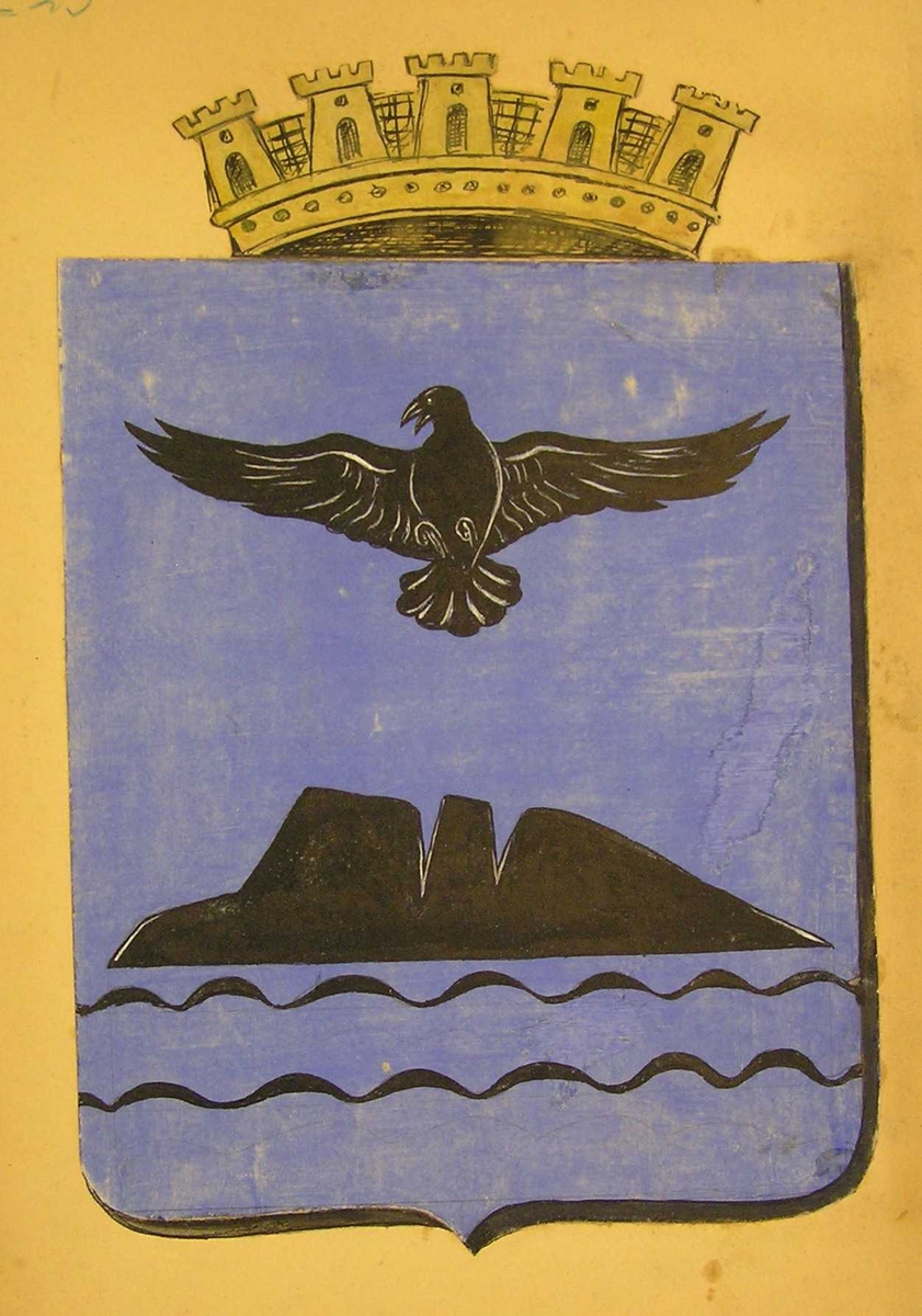 1. Øya med bølger, seilskute. 2. Øya, bølger, "Kragerø" 3. Øya, bølger, kråke (sort) 4. Øya, bølger, kråke (sølv)
Krone over alle utkast.