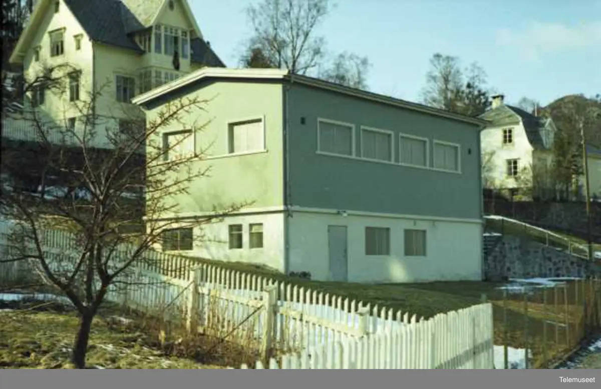 Sentraler.Div sentraler, interiør og utstyr, fotografert av Fø