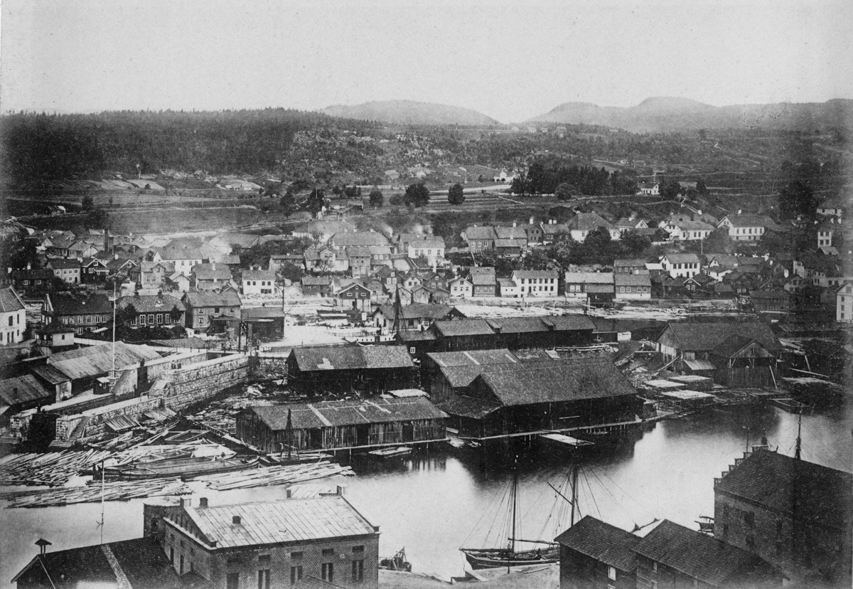 Panoramabilder over gamle Skien fra Kleiva før brannen 1886.