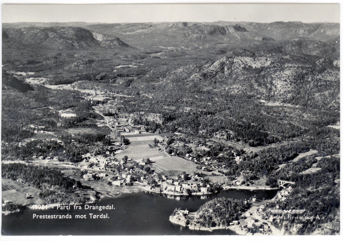 Drangedal. Prestestranda mot Tørdal. Flyfoto.