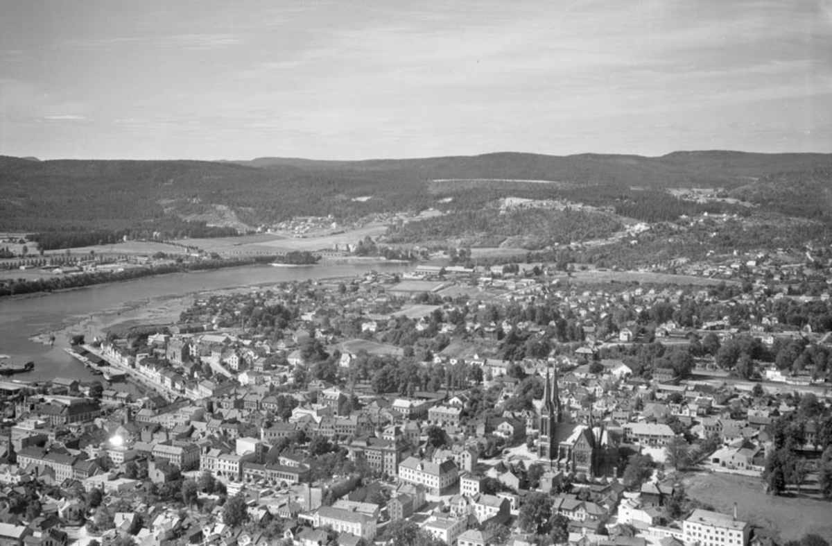 Ulike Widerø flyfoto Skien kommune, Sentrum  