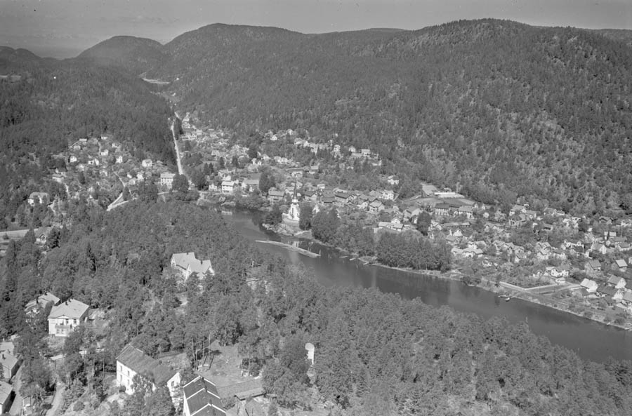 Ulike Widerø flyfoto fra Skien kommune, Skotfoss 