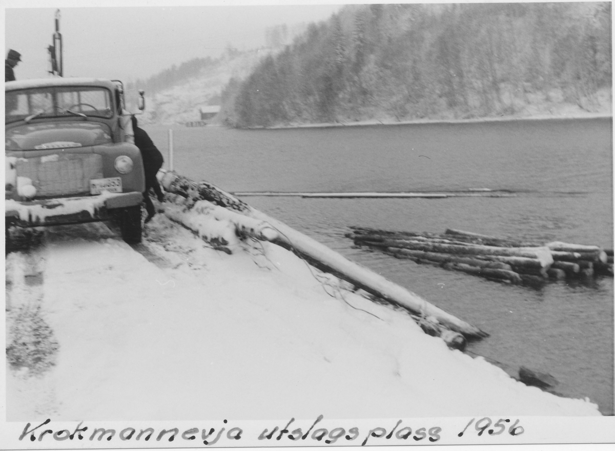 Sauarelva, Krokmannsevja utslagsplass 1956. Bilbunten er tippet fra lastebilen.