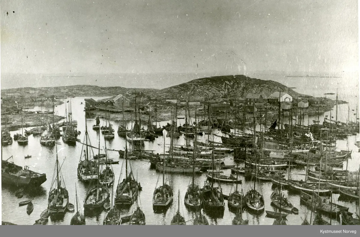 Sør-Gjæslingan, fiskebåter i havn
