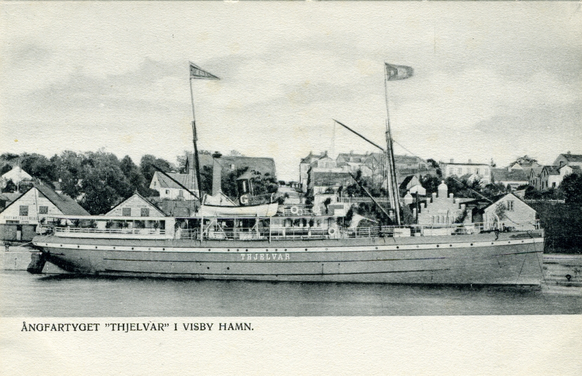 Gotlandsbolagets passagerarångare THJELVAR i Visby hamn. Vykort.