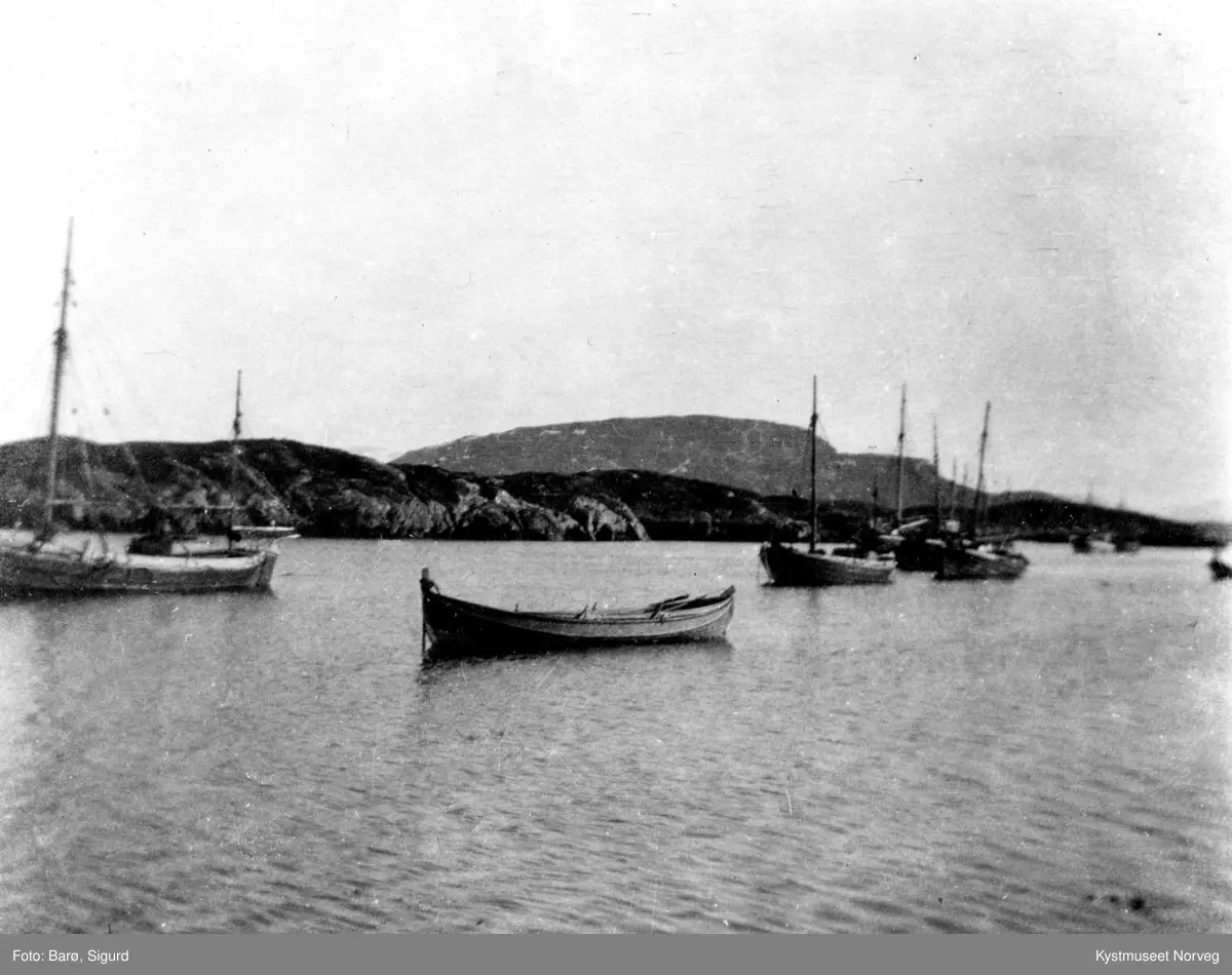 Flatanger kommune, rednignsskøyte og fiskebåter