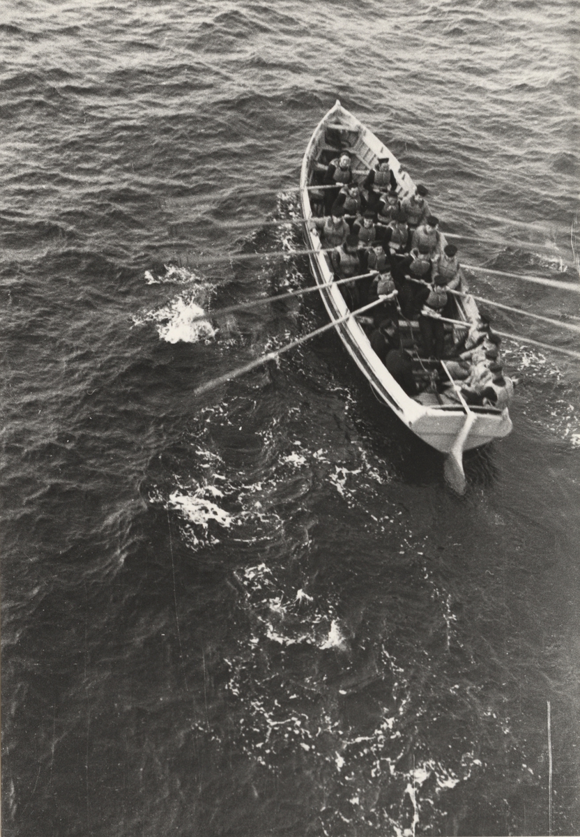 Tredje - och sista - prejningen, ännu en engelsk hjälpkryssare, 1940.