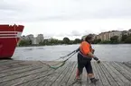 En resa med Östanvik tur och retur Lövholmen, Stockholm-Slite, Gotland 2011, fraktandes cement. Intendent Eva Hult och fotograf Anneli Karlsson från Sjöhistoriska var med