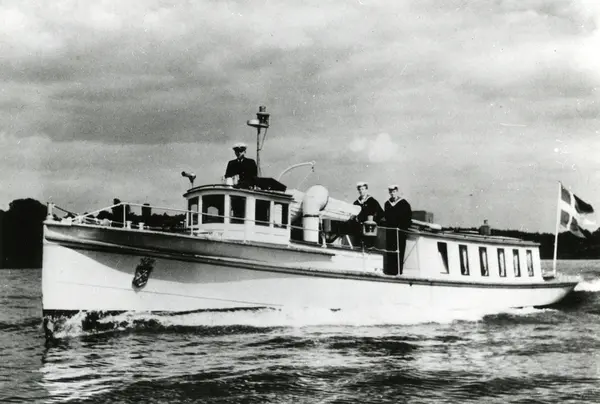 Motorslupen EUGÉN under gång.