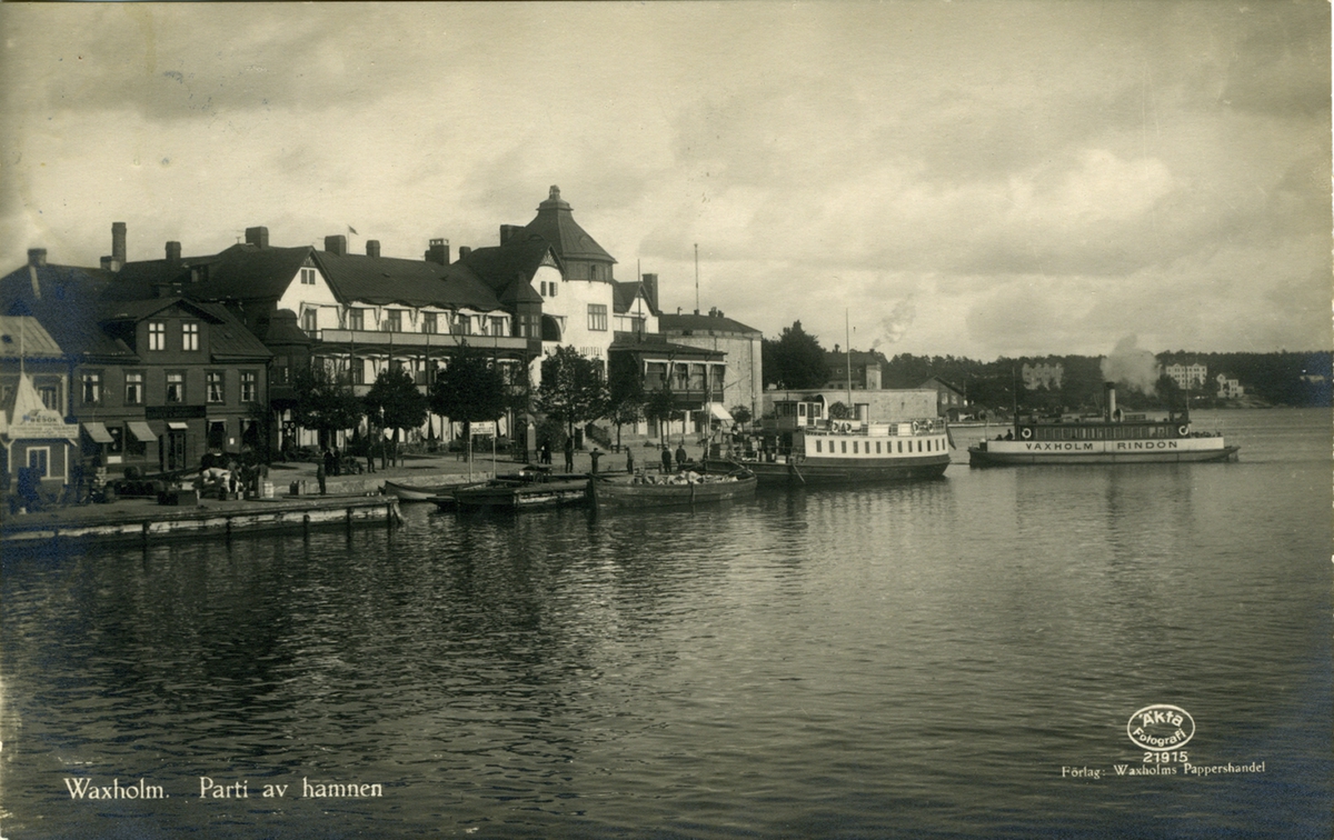 Waxholm. Parti av hamnen.
Äkta fotografi
21975
Förlag: Waxholms Pappershandel