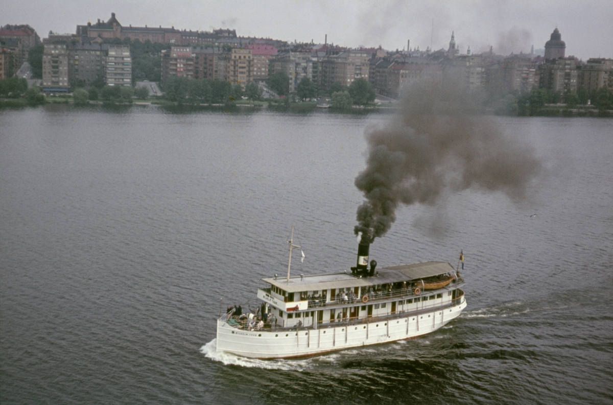 [text på ursprungliga diaramen, överförd till den nya glaslösa:] "Wilhelm Tham 14/7 -63"