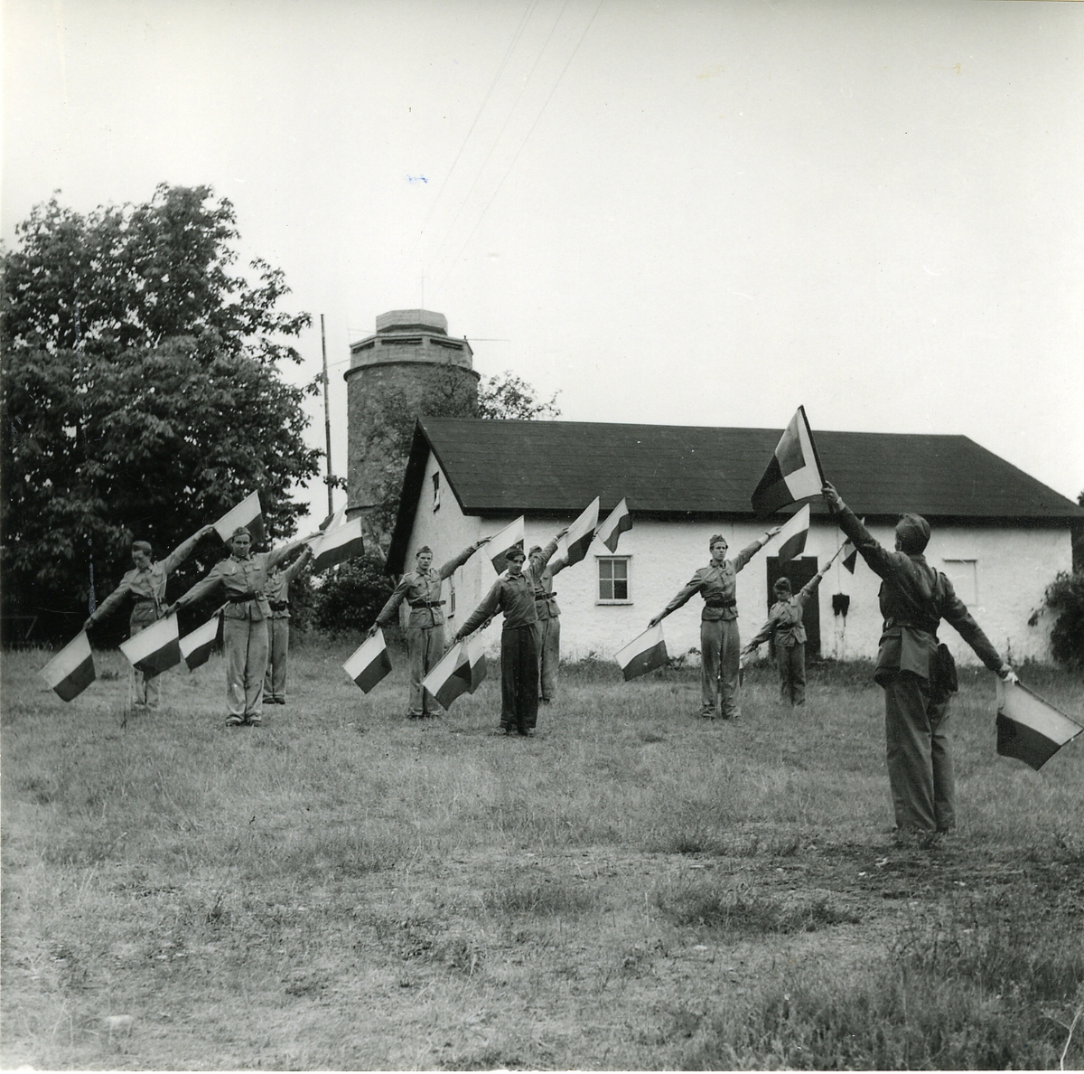 KA 1. Ungdomsutbildning. Övning i semaforering, juli 1950. Instruktör Ljt. Wahlberg.