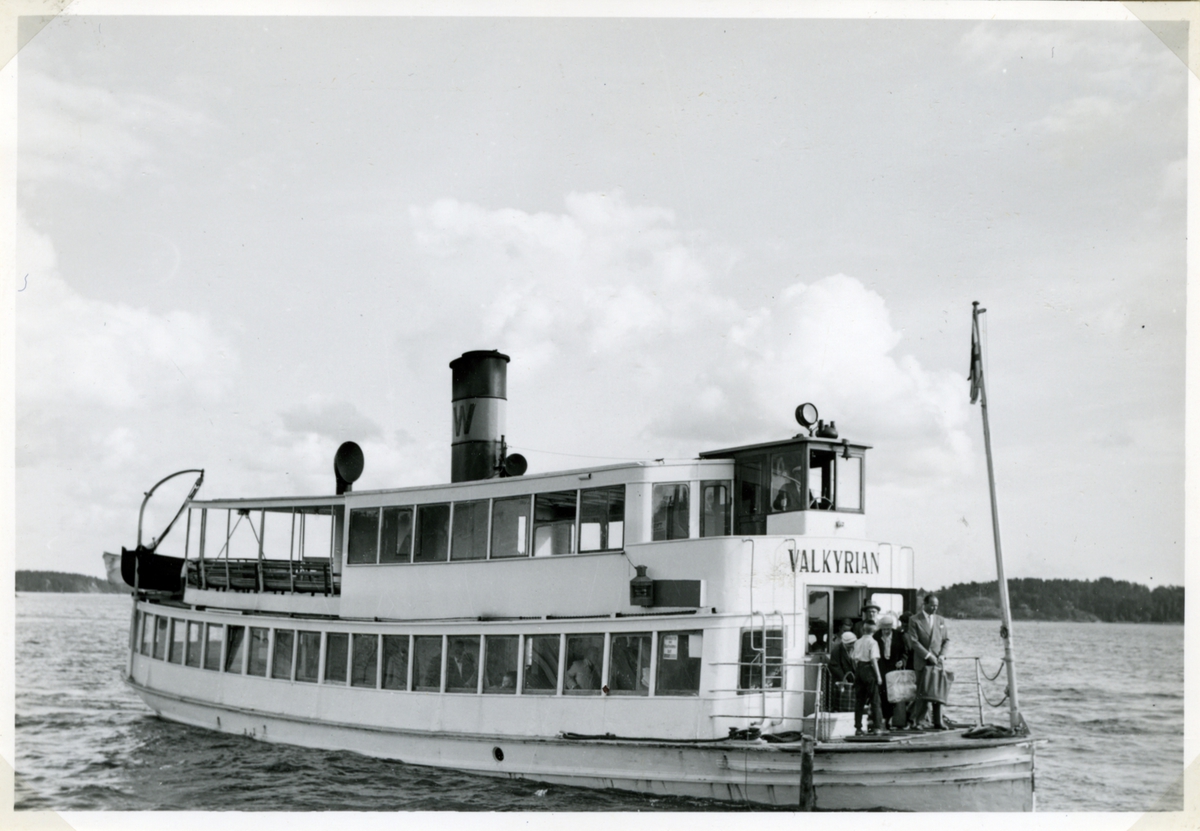 Fartyget anlöper Vaxholm 18/8 1956.