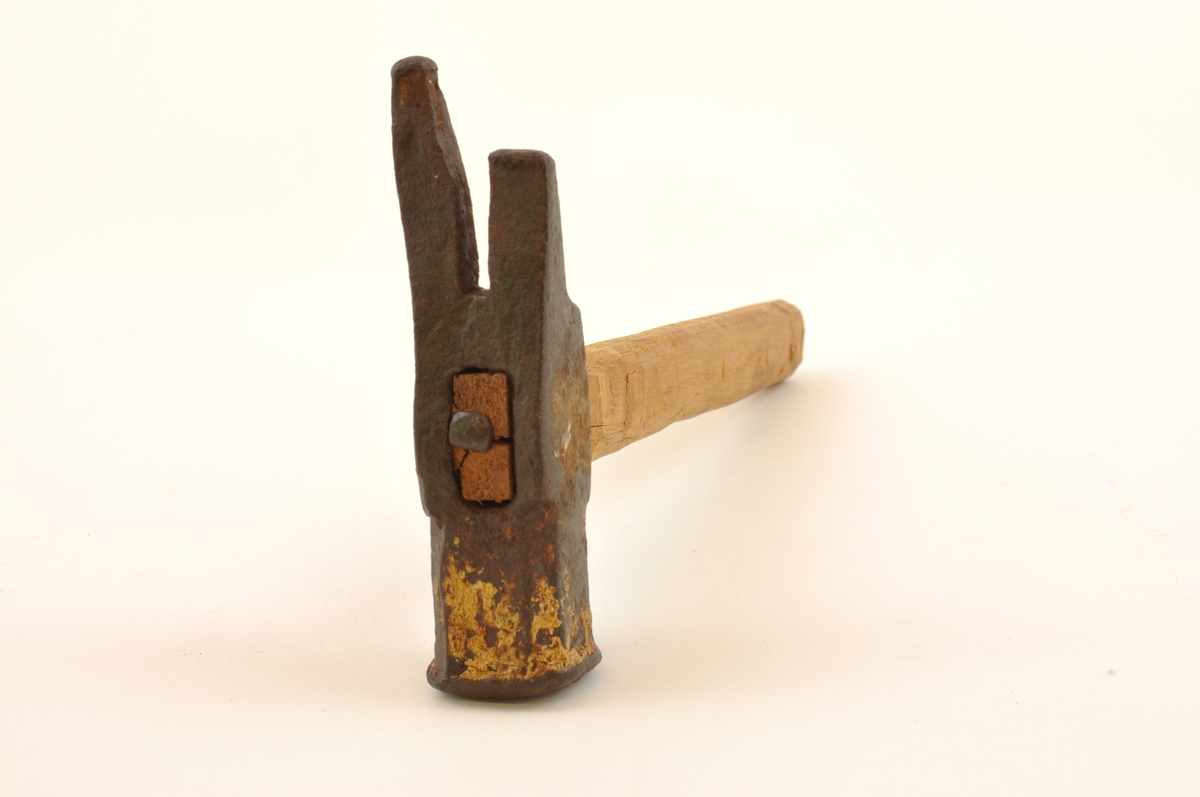 Hjemmelaget hammer.