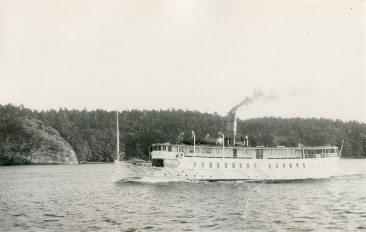 Skärgårdsångaren SALTSJÖN i Halvkakssundet.