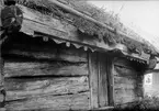 Källarbod - nu på friluftsmuseet Disagården - på ursprunglig plats, Stora Källbo, Tensta socken, Uppland