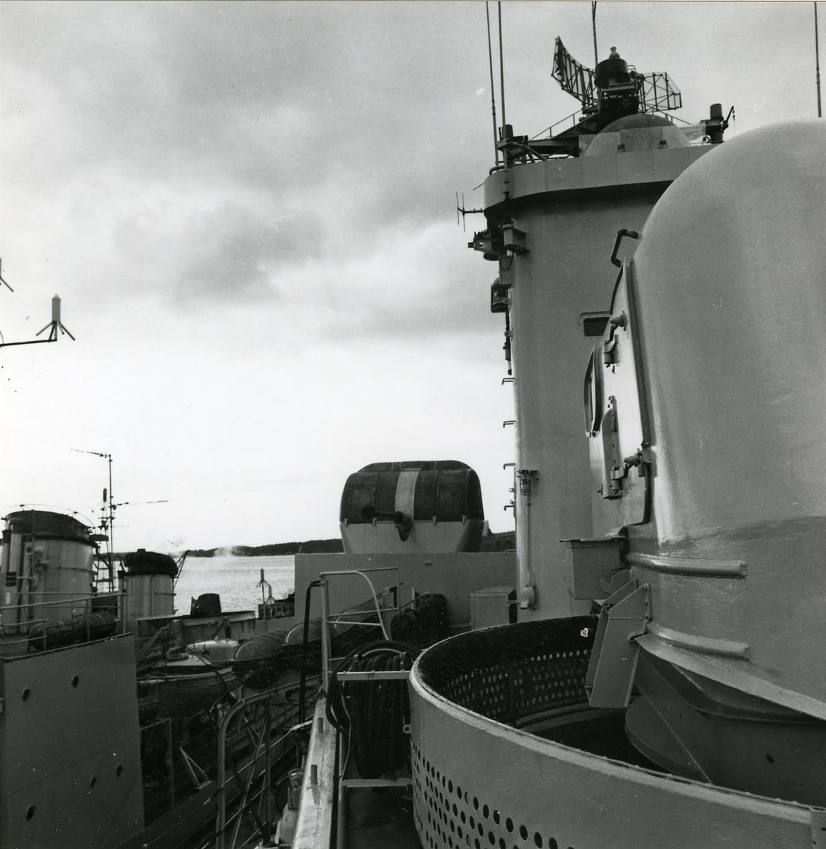 Detalj av förskeppet på jagaren SMÅLAND.