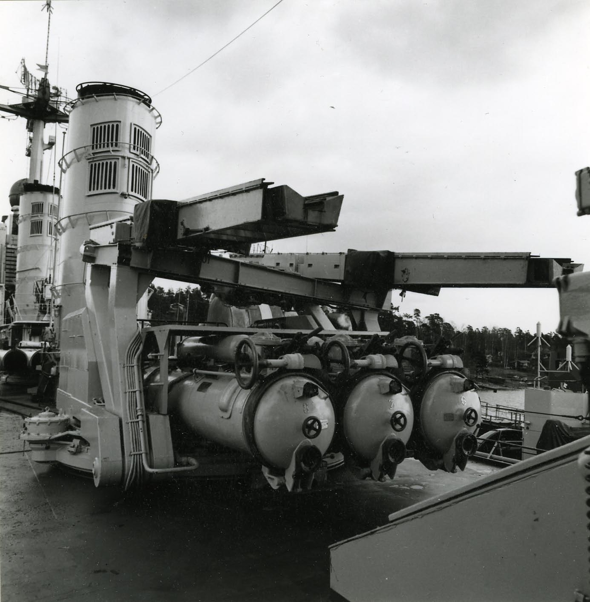 Trippeltorpedställ för 53,3 cm torpeder på jagaren SMÅLAND.