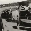 Lastfartyget m/s FENRIS. Sam Svenssons arbetsfoton för modellbygge. Bryggan sedd från babord.