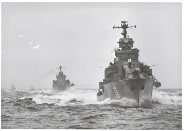 Jagarflottilj med jagaren Halland i spetsen under "Operation