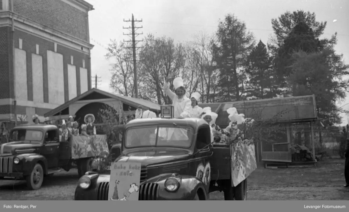 Barnas dag, Levanger, barn utkledd som bakere.