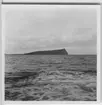'Från ''Skageraks''-expeditionen till Hebriderna och Shetland: ::  :: Vy mot ön Noss. ::  :: Ingår i serie med fotonr. 4113:1-82.'