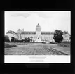 'Byggnader. :: ''Svenska museer'' :: Diaduplikat av bilder i fotoarkivet. ::  :: Vy över Naturhistoriska Riksmuseets museibyggnad.'